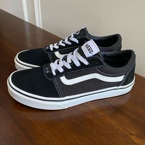 Vans Women’s Old Skool Ward Low Top Canvas Sneaker Size 7.5